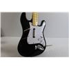 Image 5 : Rock Band Fender Stratocaster Toy