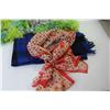 Image 6 : Scarves - Gloves - Bows