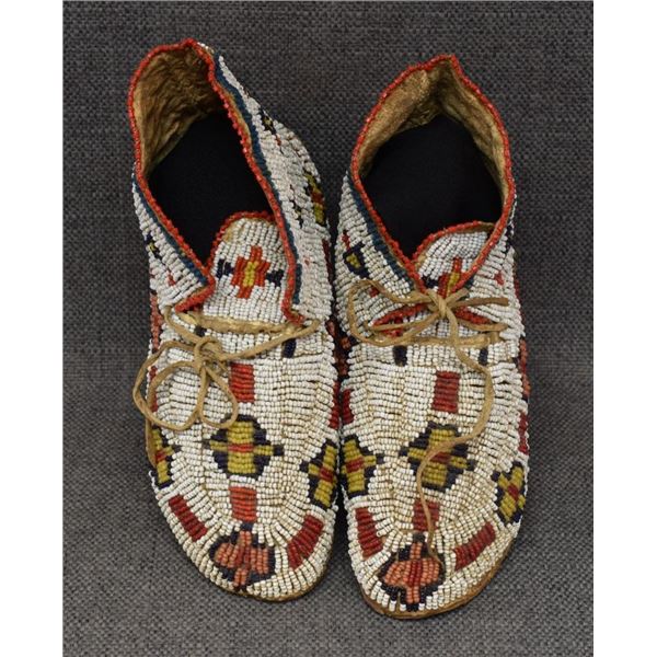 CHEYENNE MOCCASINS