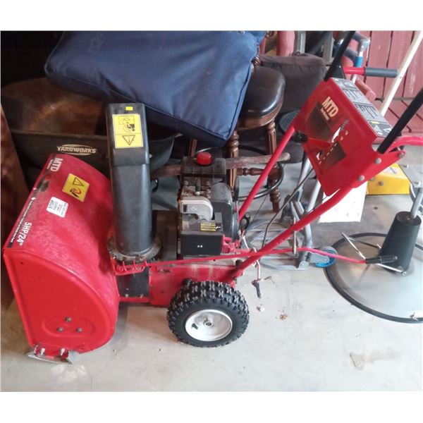 MTD Yard Machines Red Large Snowblower 5HP/24' Model TECUMSEH- HSSK50