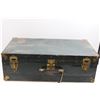 Image 2 : Vintage Trunk/Suitcase