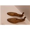 Image 2 : Vintage Cobblers Wooden 7 1/2 Shoe Forms & Ritz Stick Shoe Size Measuring Device
