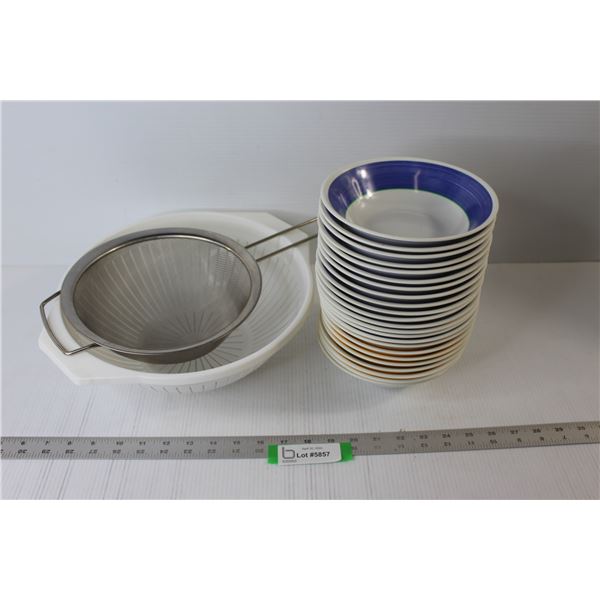 Plastic Colander, Sieve, (23) Bowls