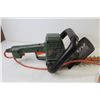 Image 7 : Black & Decker Hedge Hog Electric Hedge Trimmer (working)