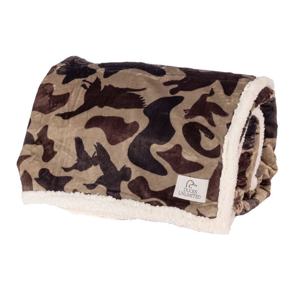 DU Camo Throw