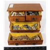 Image 2 : VINTAGE JEWELRY BOX FULL OF VINTAGE JEWELRY