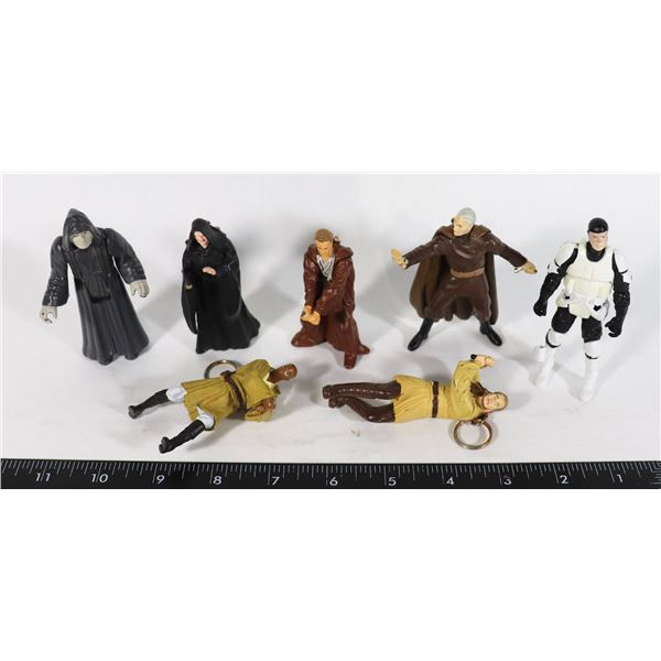 BAG OF 7 NEW STAR WARS KEYCHAINS