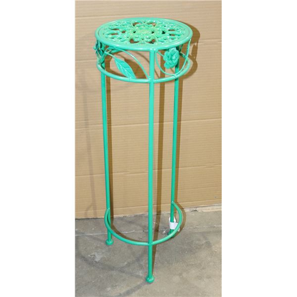 GREEN INDOOR / OUTDOOR DECORATIVE METAL PLANT STAN