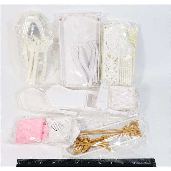 ZIPLOCK FULL OF NEW DOLLHOUSE FURNITURE FULL LENGTH