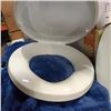 Image 2 : 2 KOHLER ELONGATED TOILET SEATS AND 3 FLEECE BLANKETS