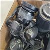 Image 2 : BOX OF ASSORTED VINTAGE 35MM CAMERAS