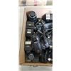 Image 2 : BOX OF ASSORTED VINTAGE 35MM CAMERAS