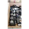 Image 2 : BOX OF ASSORTED VINTAGE 35MM CAMERAS