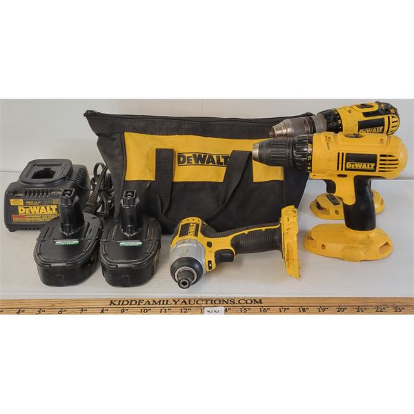 LOT OF 7 - DEWALT BATTERY PACKS, CHARGER & CORDLESS POWER DRILLS W/ BAG