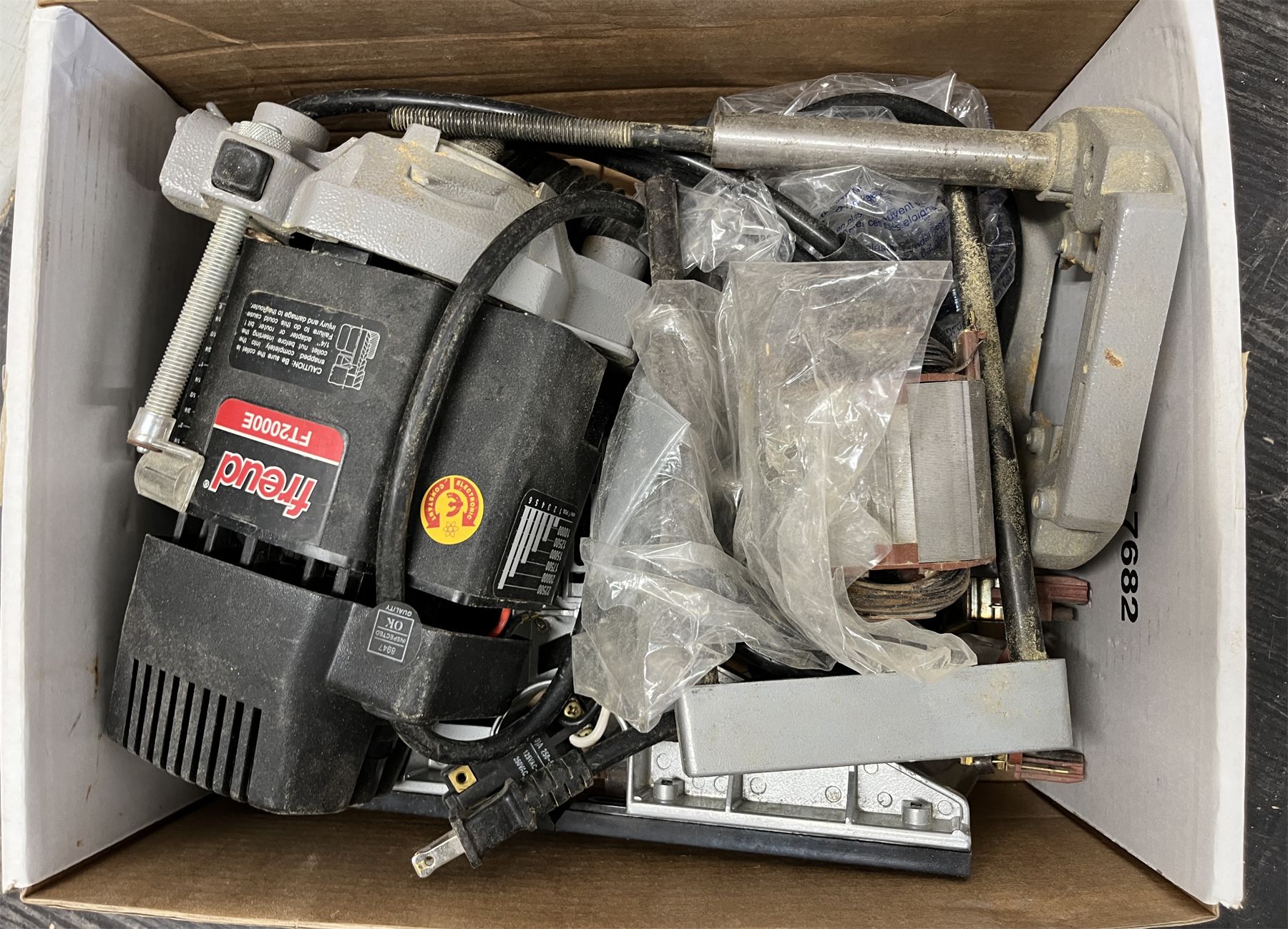 INDUSTRIAL FREUD PLUNGE ROUTER FT2000E - AS NEW
