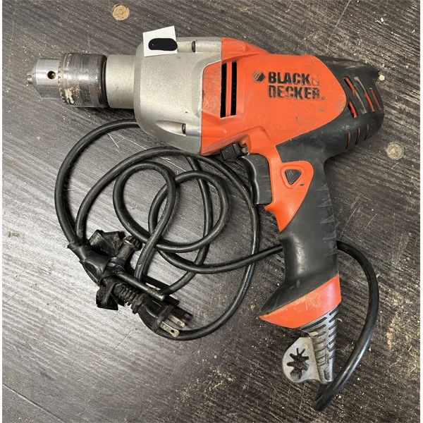 BLACK & DECKER DRILL