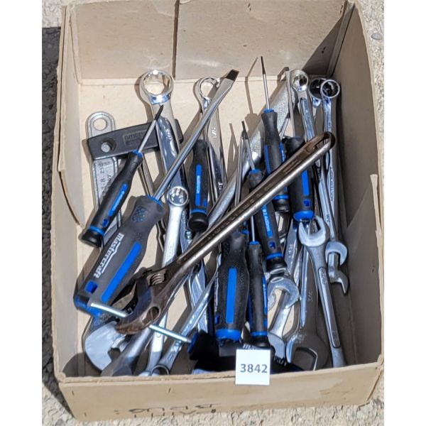 QTY OF WRENCHES & SCREWDRIVERS - INCL MASTERCRAFT & J.R. WILLIAMS & CO., ETC