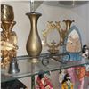 Image 5 : Contents of Middle Glass Shelf