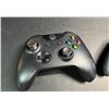 Image 3 : Lot of 2 Xbox One Controllers - Used