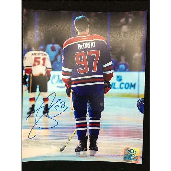 CONNOR MCDAVID SIGNED 8 X 10 (GCG HOLO)