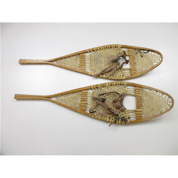 UNKNOWN SNOWSHOES