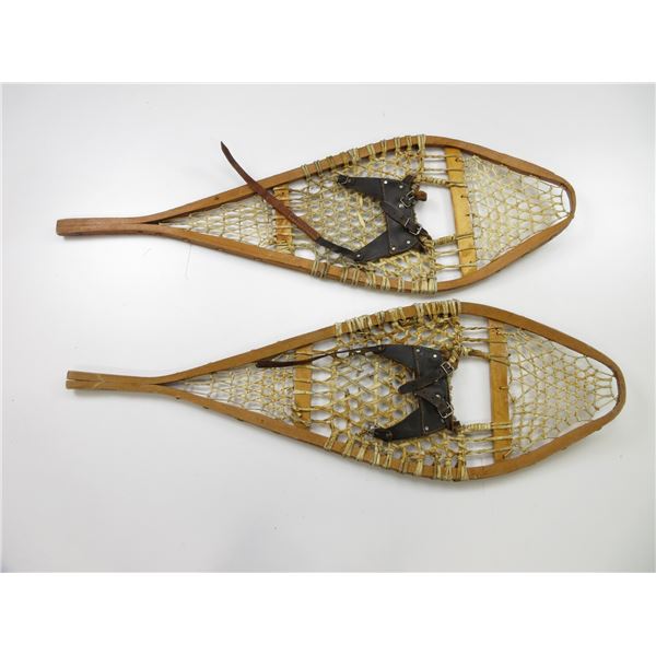 UNKNOWN SNOWSHOES