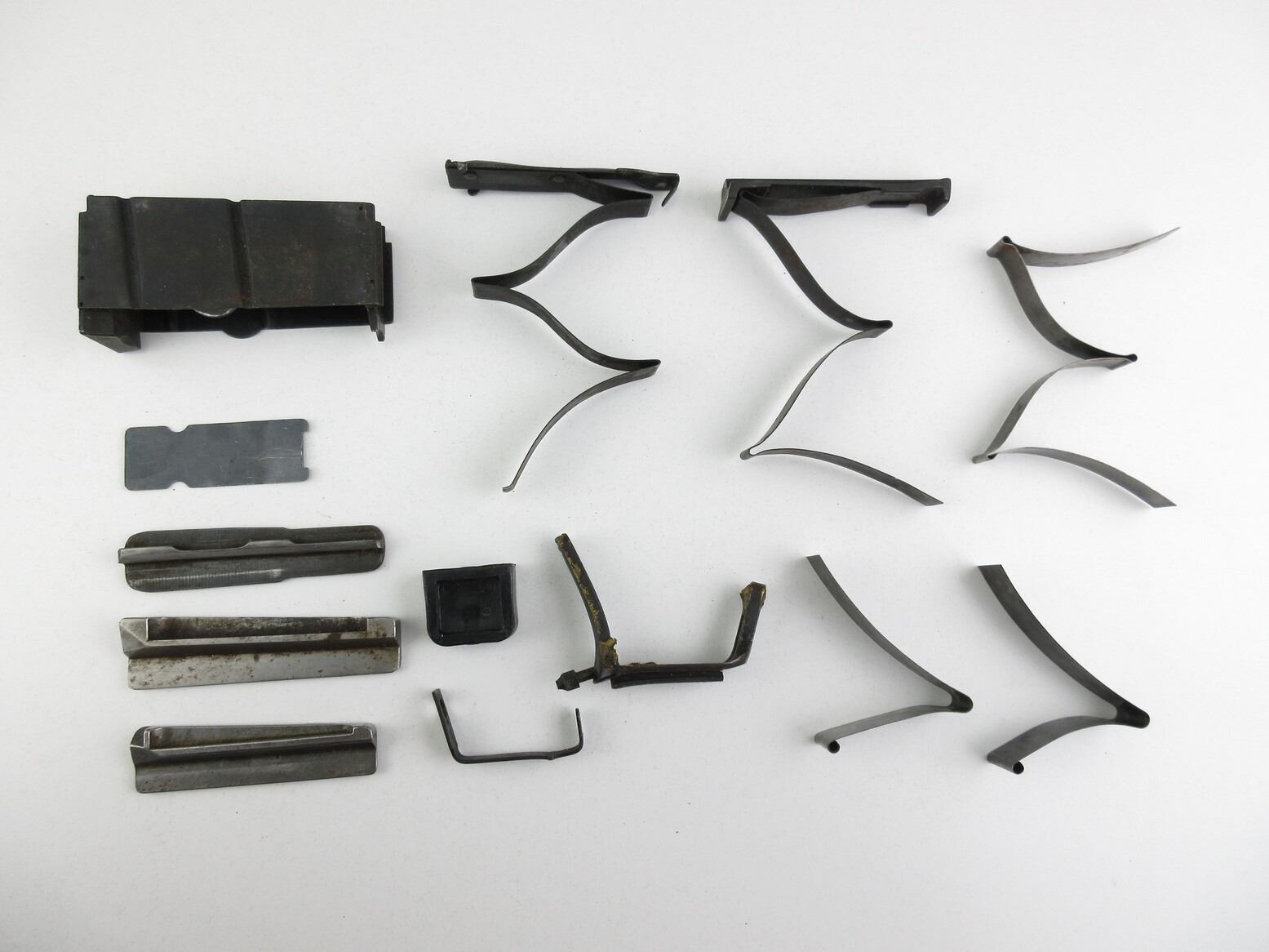 LEE ENFIELD MAGAZINES SPRINGS AND FOLLOWERS, ETC. LOT - Switzer's ...