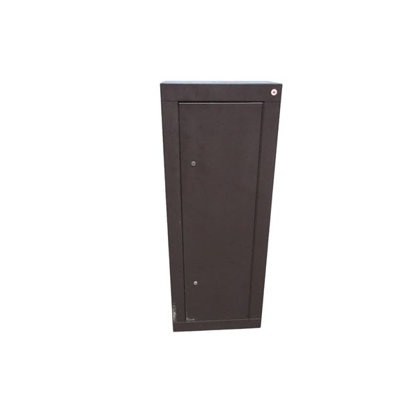 METAL GUN CABINET *PICK UP ONLY* LOT