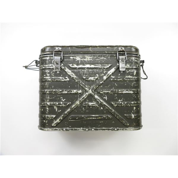 U.S. / CANADIAN MILITARY INSULATED FOOD CONTAINER