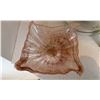 Image 2 : GROUP LOT DECOR ITEMS. DISHWARE, ARTIFICIAL FLOWERS, GLASS ROOSTER, GLASS BOWL