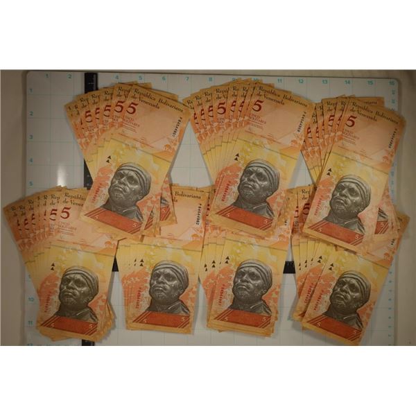 50-2011 VENEZUELA 5 BOLIVARES CRISP UNC BILLS