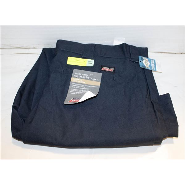 DICKIES 42 X30  SCOTCH GUARD 3M