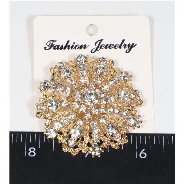 NEW GOLD TONE ANTIQUE STYLE RHINESTONE BROOCH