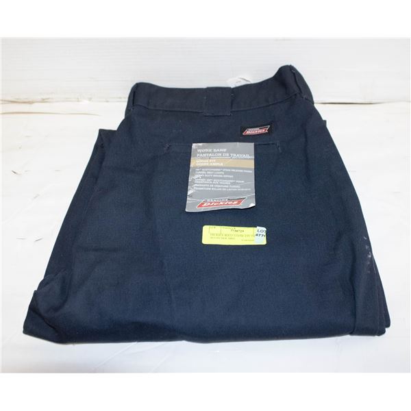 DICKIES 40X30 LOOSE FIT 3M SCOTCHGUARD