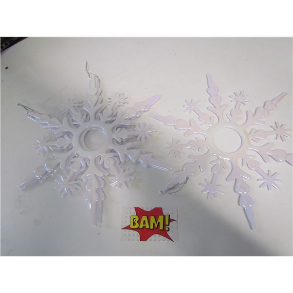 4pc White Metalic Snowflakes