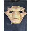 Image 2 : Stargate SG-1 "Unas" facemasks and pair of gloves