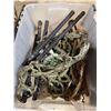 Image 2 : 2 totes of misc "50 States" vines & twine vines