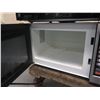 Image 8 : Qty 3 Microwave Ovens: Sharp, Panasonic, General Electric