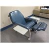 Image 2 : Lumex 587W-KIT Rolling Clinical Care Reclining Chair w/ Side Table Panels