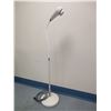 Image 2 : Welch Allyn LS-150 Exam Floor Light