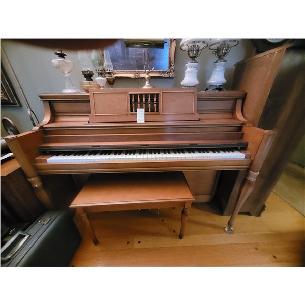 Yamaha Piano & Bench C