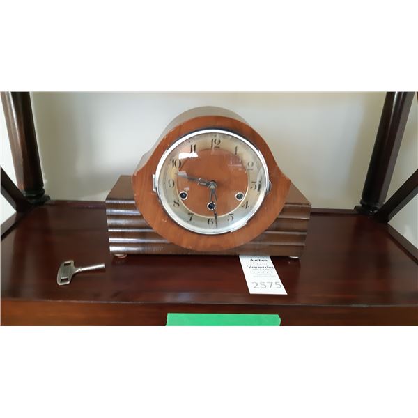 Vintage Mantle Clock A