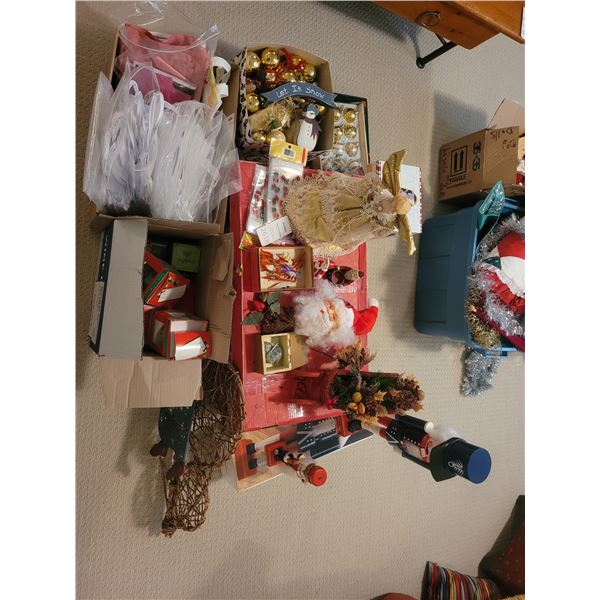 Christmas Decor B