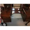 Image 4 : Antique Vanity C