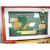Image 3 : Chess pieces in wooden box, framed fish with a reel and net (2)