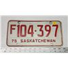 Image 1 : 1975 Saskatchewan license plate - F 104-397
