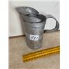 Image 1 : 1 Pint measure 3" x 6"