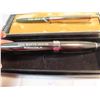 Image 2 : Lot of 2 pens ( the white house & 1977 silver jubliee sons of scotland TFS)