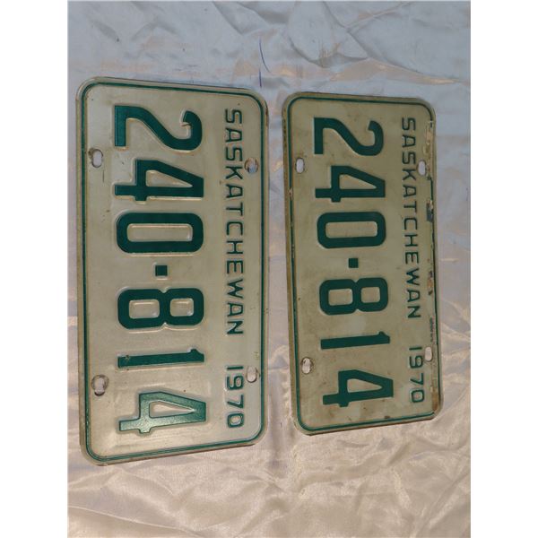 Matching pair of 1970 Sk license plates- 240-814