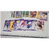 Image 3 : Box of assorted hockey/baseball cards
